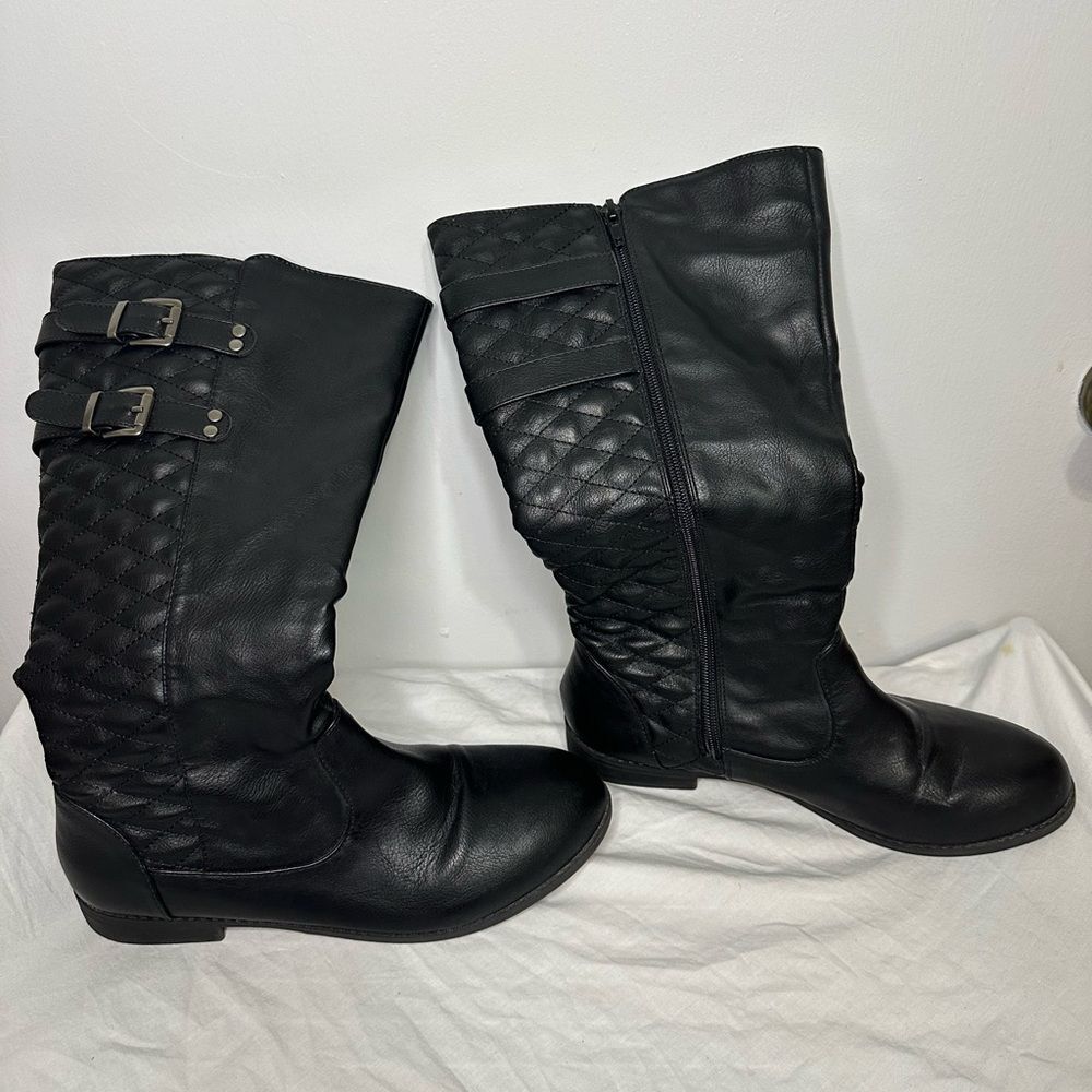 Women's Black Knee-High Quilted Riding Boots with Buckle Detail Zip Closure